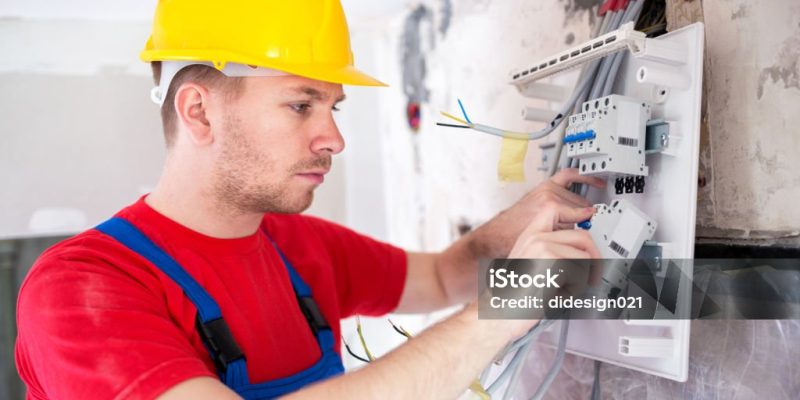 Construction of electric system inside a building for providing a stable current circuit